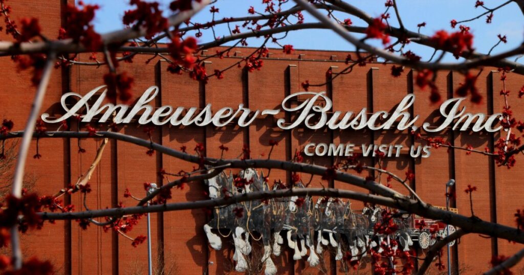 AB InBev janitorial staff join 1,800 union janitors at CleanTech